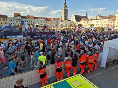 Zdravotnická záchranná služba Jihočeského kraje dohlížela na bezpečnost účastníků Mattoni 1/2Maratonu v Českých Budějovicích